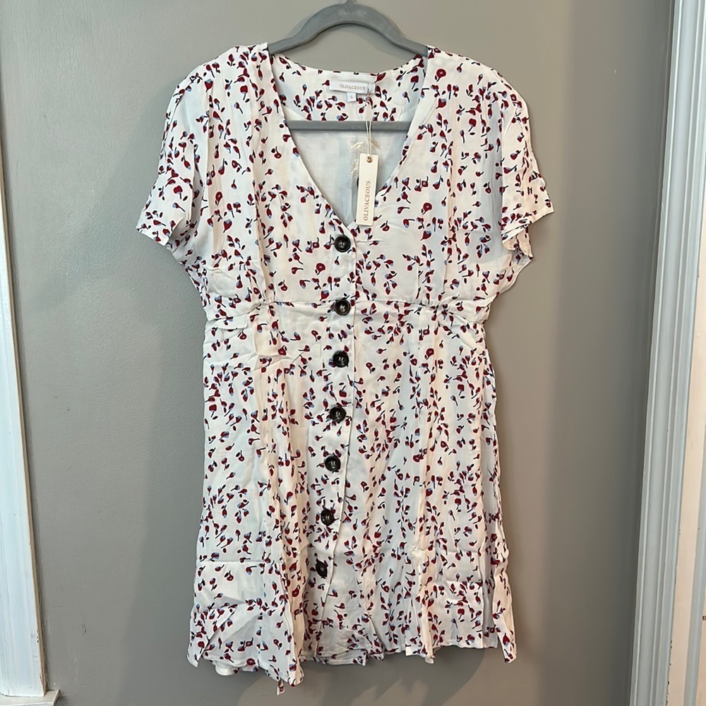 NWT Olivaceous White Floral Dress
